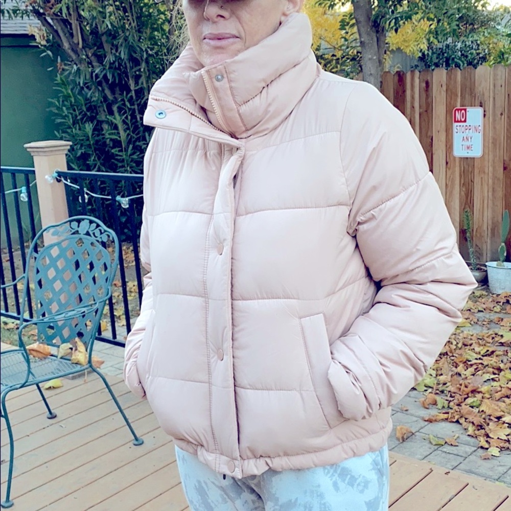 Abercrombie & Fitch Cropped Lt Pink Puffer (Small)
